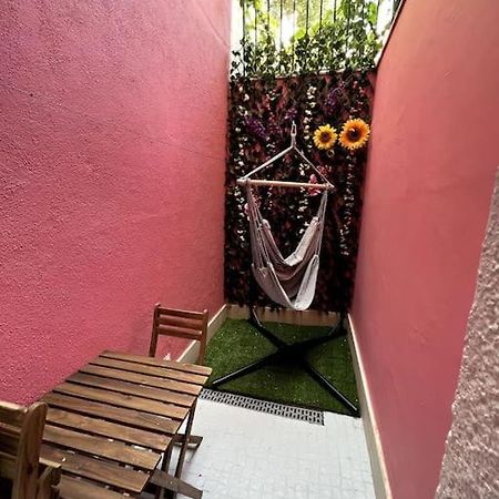 Appartamento Artistic Digital Getaway - Patio & Great Location! Lisbona Esterno foto