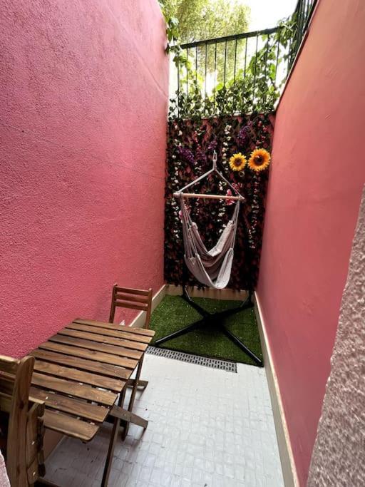 Appartamento Artistic Digital Getaway - Patio & Great Location! Lisbona Esterno foto