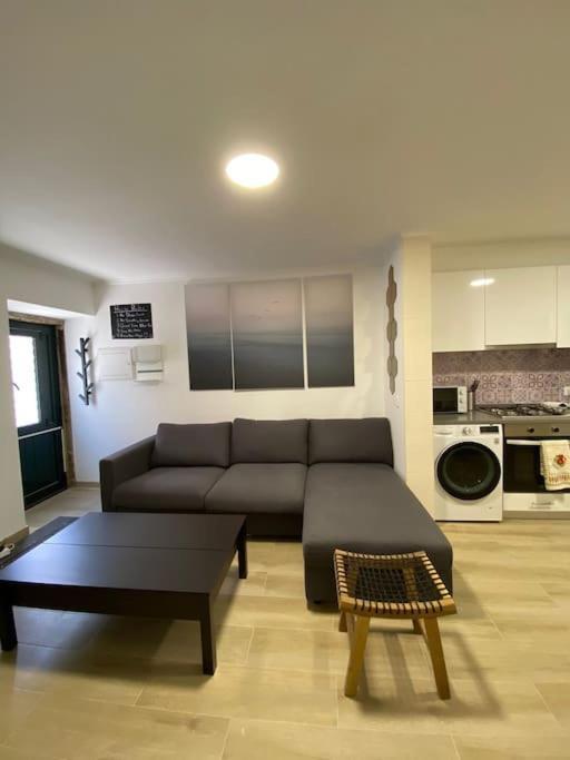 Appartamento Artistic Digital Getaway - Patio & Great Location! Lisbona Esterno foto