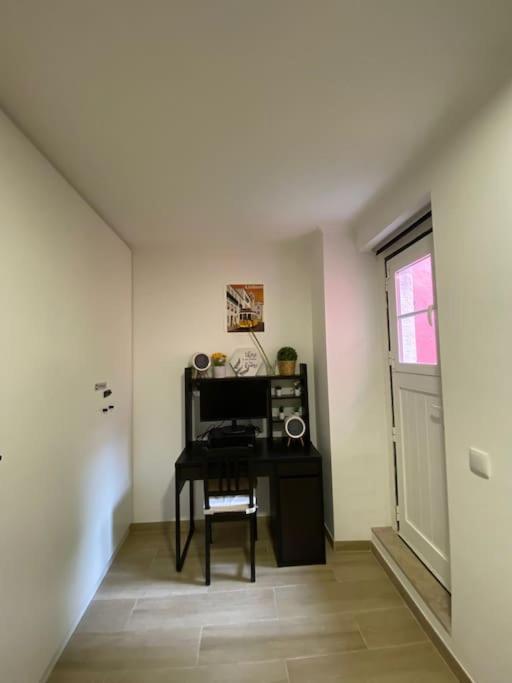 Appartamento Artistic Digital Getaway - Patio & Great Location! Lisbona Esterno foto