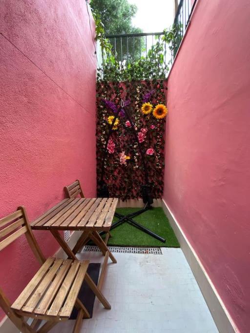 Appartamento Artistic Digital Getaway - Patio & Great Location! Lisbona Esterno foto