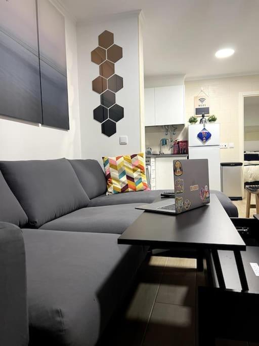 Appartamento Artistic Digital Getaway - Patio & Great Location! Lisbona Esterno foto